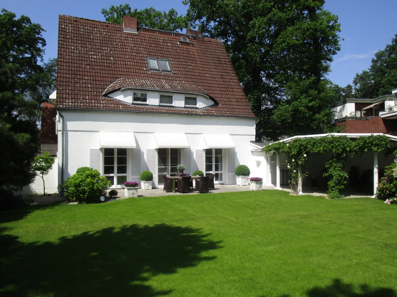 luxus-einfamilienhaus-villa-zehlendorf-mitte.jpg